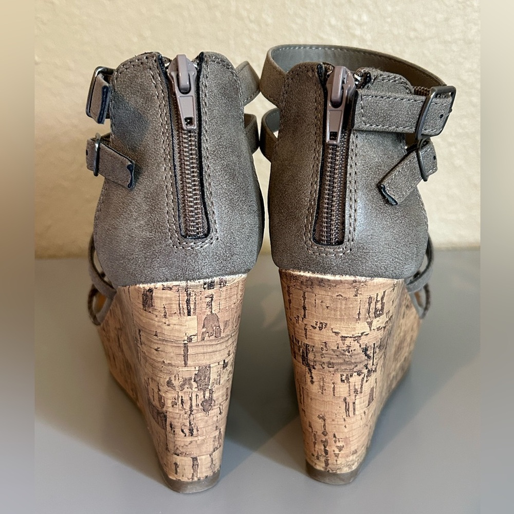 Pop Palm Tree Grey Distress Wedges, Size 7.5 - Picture 6 of 8